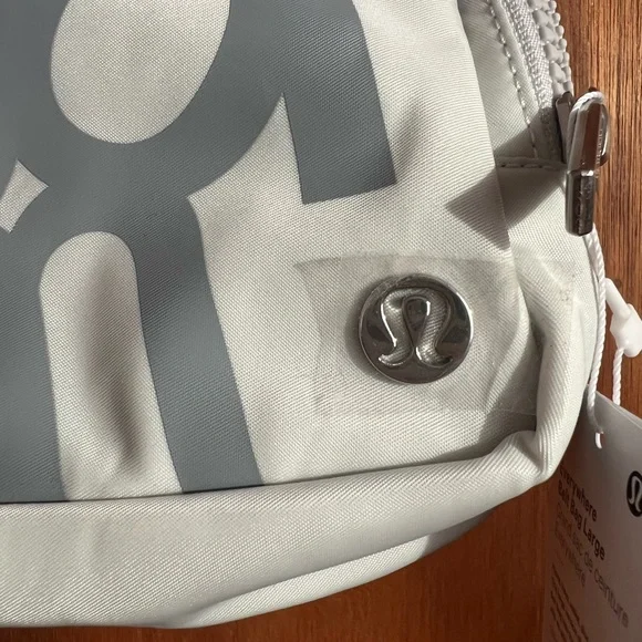 BNWT Lululemon belt bag - Picture 5 of 6